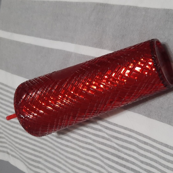 Starbucks 2021 Holiday Red Jewel Studded Acrylic Venti Cold Tumbler 24 oz. - Picture 2 of 9